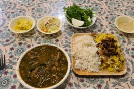 repas irakien au restaurant Gorme sabzi de la rue levinsky